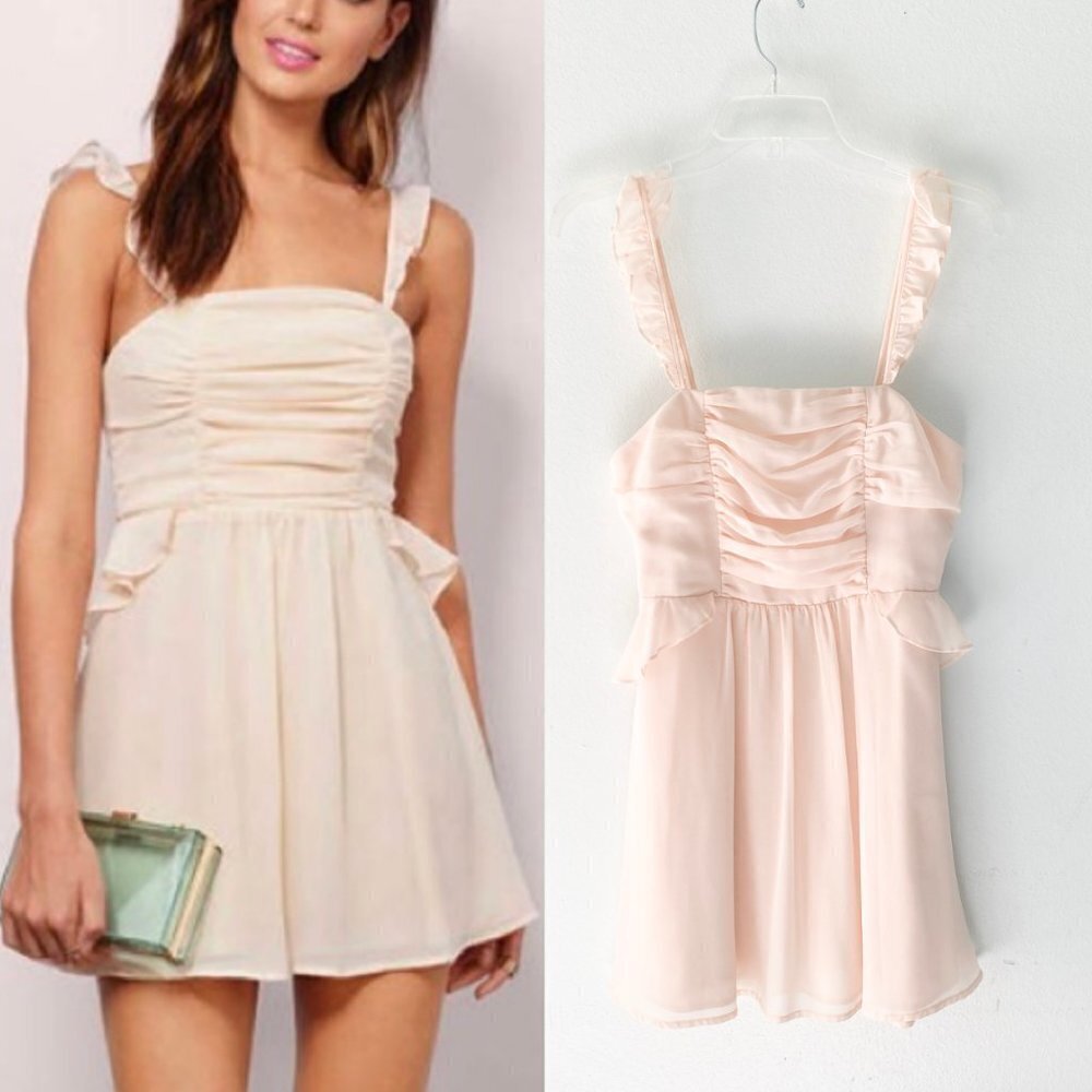🦋 NEW TOBI Cream Ruffle Chiffon Mini Dress Size Small